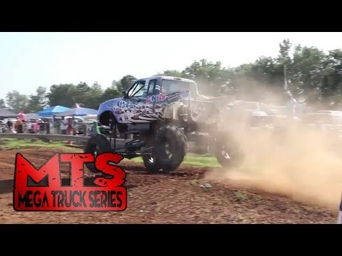 Invader (Ricky Thompson) - Run 1 at Twitty's Mud Bog (2015)