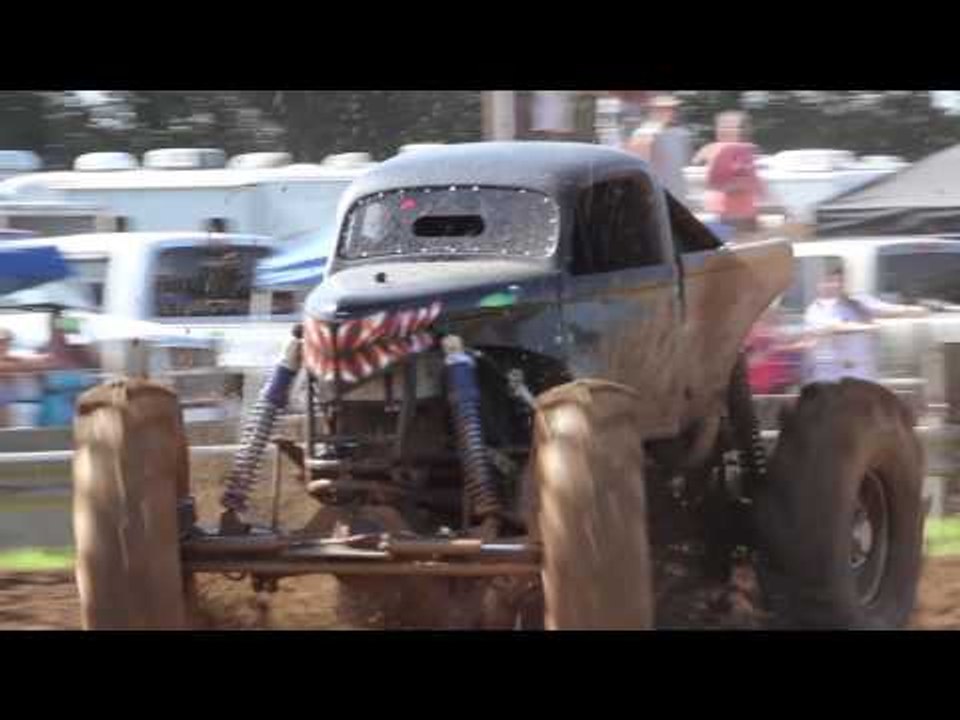 Louisianimal (Shawn Goodeaux) - Run 1 at Twitty's Mud Bog (2015)