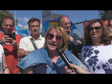 Casoria (NA) - Ex Carrefour, lavoratori chiedono la ricollocazione (17.07.17)