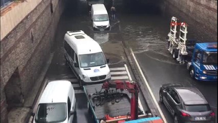 Aksaray Alt Geçidi Su Bastı 1