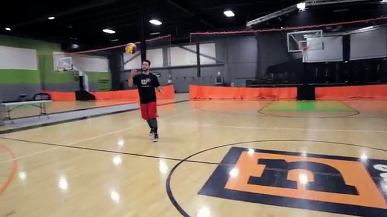 How To: 7 BEST Russell Westbrook CROSSOVERS & BASKETBALL MOVES TUTORIAL!