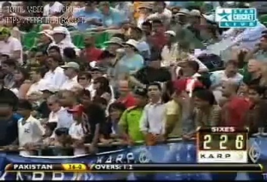 Umar Akmal 52- off 11 balls vs India HONG KONG SUPER SIXES .2011 - YouTube