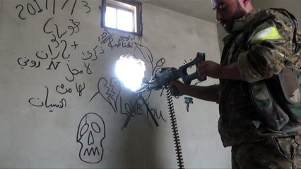 Raqa secouée par des frappes, avancée des forces anti-EI