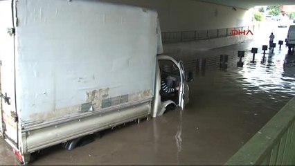 Anadolu Yakasında da Birçok Nokta Su Altında Kaldı