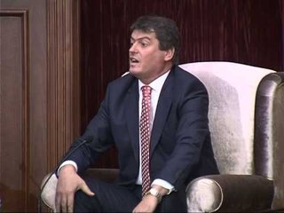 RREZIMI I DEKRETIT REAGON PRESIDENTI,FJALEN TANI E KA POPULLI LAJM