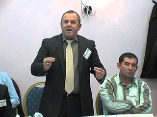 KAOS TE PESHENGRITJA GRUSHTA NE ASAMBLENE ZGJEDHORE ELEZ GJOZA PRESIDENT LAJM