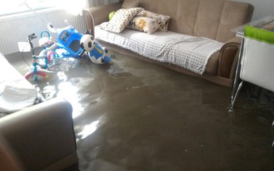 Kağıthane'de Evleri Su Bastı