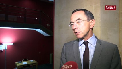 réduire le nombre d'élus locaux: "une annonce démagogique" selon Bruno Retailleau