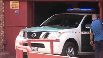 Ángel Villar abandona su domicilio en un vehículo de la Guardia Civil