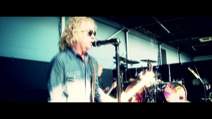 Night Ranger Running Out Of Time (Official Music Video)