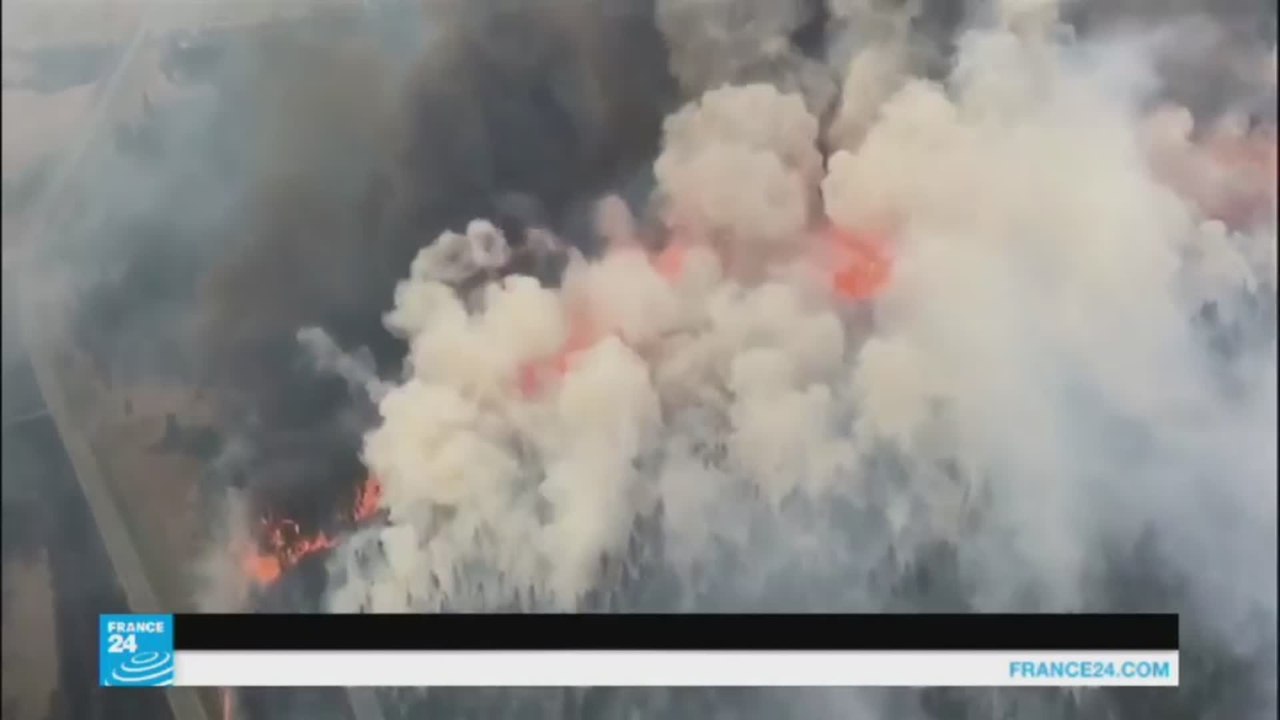 فرار عشرات الآلاف الكنديين من حرائق الغابات