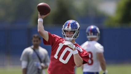 Tiki Barber: Eli Manning blocked my towel shot in the locker room