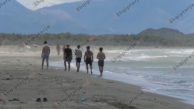 Report TV - Plazhi i Akernisë pa roje e pa kritere Bashkia e Vlorës nuk zbaton VKM