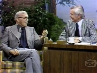 The Tonight Show Starring Johnny Carson: 11/30/1976.George Burns