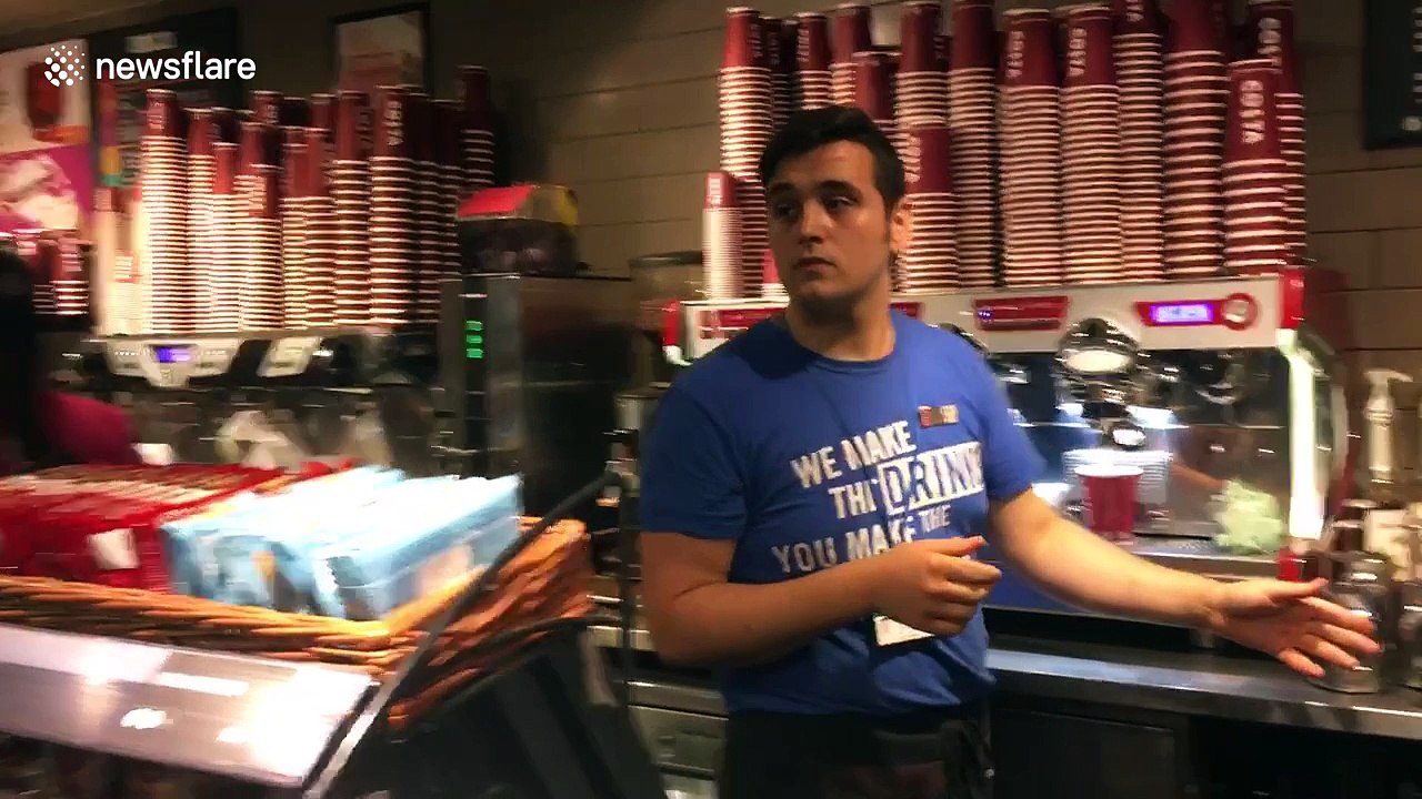 Barista refuses to sell food intended for homeless man - video Dailymotion
