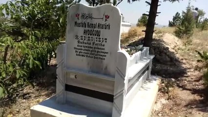 Mustafa Kemal Atatürk Aydoğudu" Yazılı Mezar Taşına Inceleme