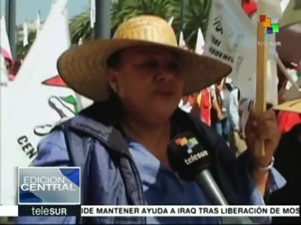 Campesinos mexicanos exigen al gobierno recursos para el sector