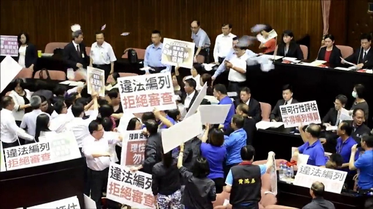 Les députés taïwanais débattent et se battent
