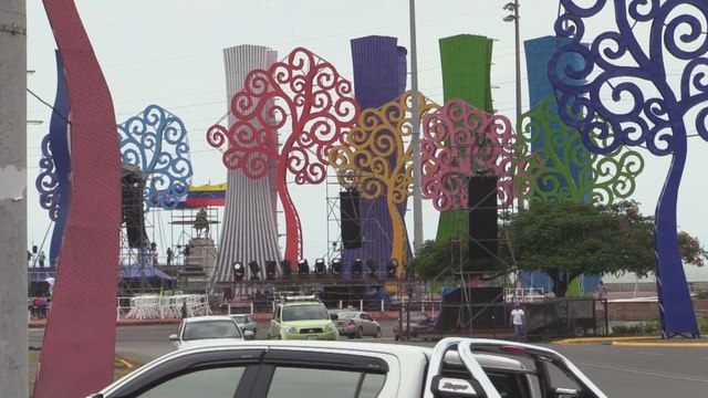 Sandinistas festejarán revolución con coloridos adornos de Daniel Ortega y Rosario Murillo