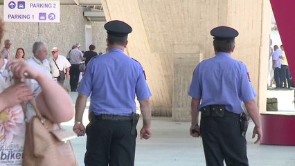 Zhduket pas arrestit, i akuzuari kalon kufirin lirisht - Top Channel Albania - News - Lajme