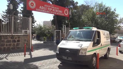 Şanlıurfa 17 Yaşındaki Genç, Boğazı Kesilip Cesedi Yol Kenarına Atıldı
