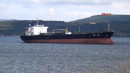 Çanakkale Boğazı'nda Karaya Oturan Yunan Bayraklı Tanker Kurtarıldı