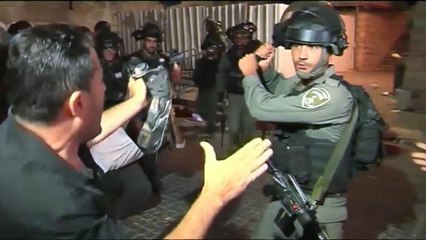 Varios palestinos heridos en choques contra las medidas israelíes en Al Aqsa