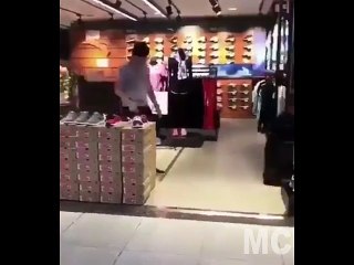 Prank ,Gorilla on the Road , Scaring Everyone