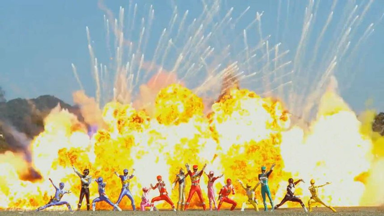 Kyoryugers vs GoBusters Movie Dinosaur Team Roll Call