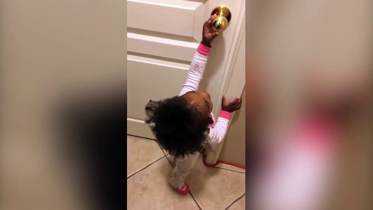 Quand tu peux plus aller aux toilettes tranquille à cause de tes enfants