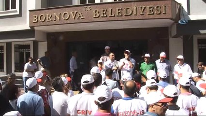Bornova Belediyesinde İşçiler Grevde