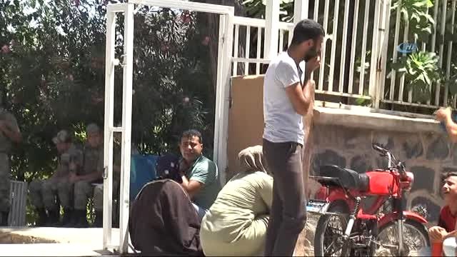 17 Yaşındaki Genç Boğazı Kesilmiş Halde Bulundu