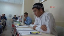 Sivas Kırgız Öğrencilere Sivas'ta Medrese Usulü Eğitim