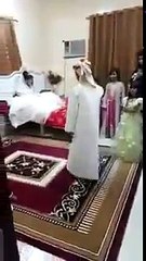 Un Saudi e 76 se casa con niña de 9 años su ley se lo permite
