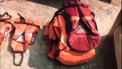 Yurt Dışına Kaçırmak İçin Para Aldıkları Göçmenleri Bot İmalatında Çalıştırdılar