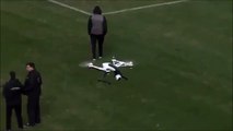 Un supporter dégomme un drone avec du papier toilette... ahaha