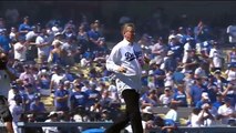 WSH@LAD Gm3: Hershiser throws first pitch to Sax