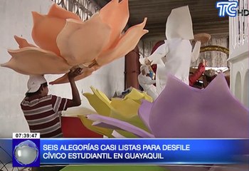 Alegorías casi listas para desfile cívico estudiantil en Guayaquil
