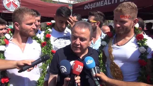 Başpehlivanı Balaban, Memleketinde Davul Zurnayla Karşılandı