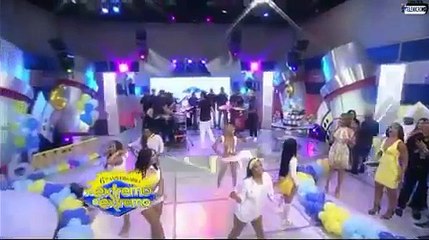 Caroline aquino cantando cola de motora con donmiguelo.