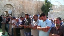 الفلسطينيون يحذرون من تدابير إسرائيل الأمنية في المسجد الاقصى