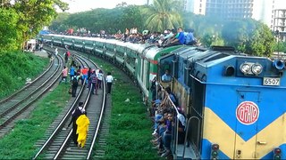 Most Deadly Train Journey in Sirajgang express of Bangladesh Railway / Dangerous Train Journey in the World