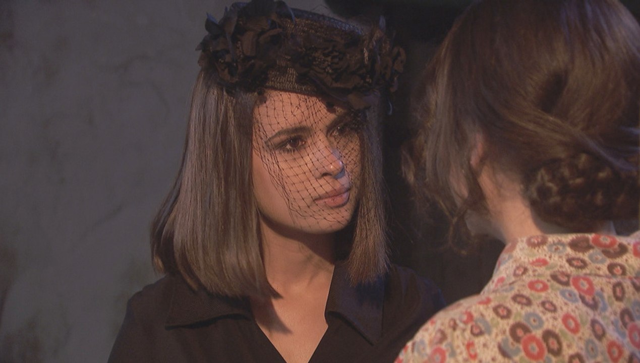 Beatriz persigue ridiculizar a Marcela en una discusión