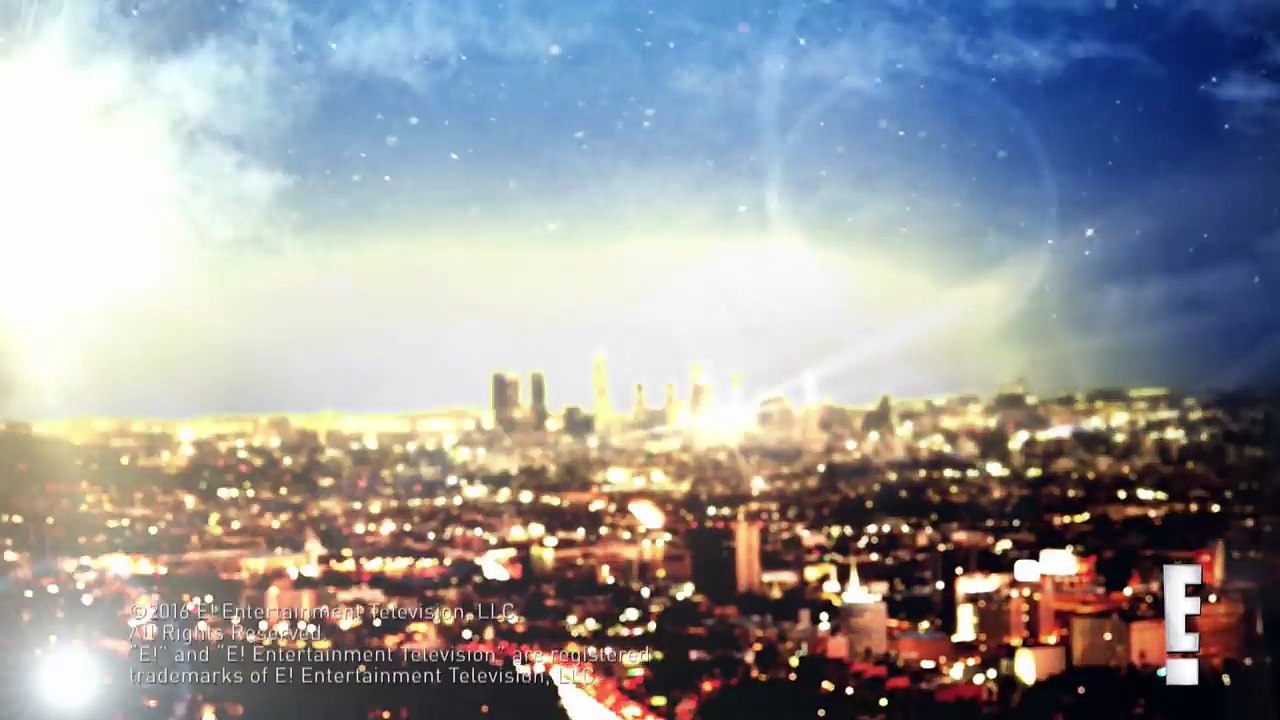 Tyler Henry Sees Into Melissa Joan Harts Future | Hollywood Medium with Tyler Henry | E!