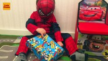 LittleBoy Spider-Man Unpacking Cars Toys