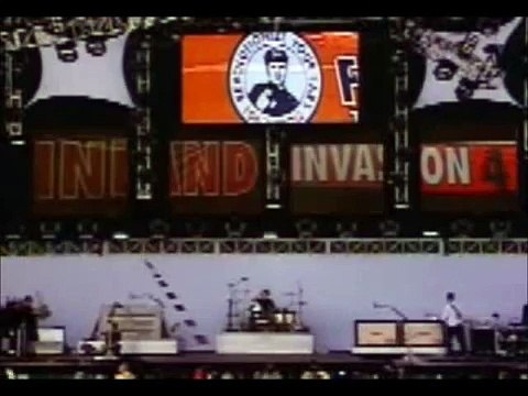 Muse - Stockholm Syndrome, KROQ Inland Invasion, Hyundai Pavilion, Devore, CA 9/18/2004