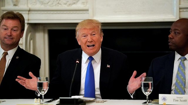 Trump menace les sénateurs républicains