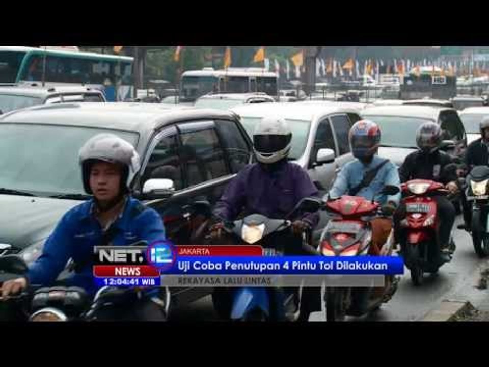 NET12 - Uji coba penutupan pintu tol dalam kota untuk rekayasa lalu lintas