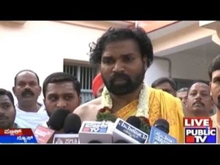 B. Sriramulu Visits Tumkur Siddaganga Math