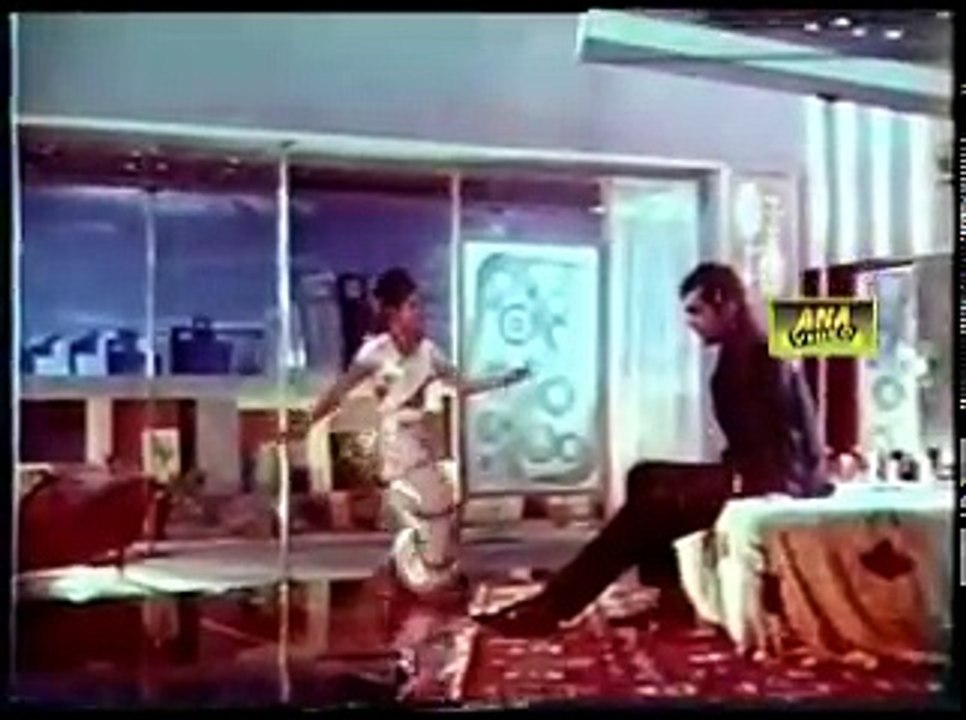 Dil Dharkay Mein Tum Say - Runa Laila (Anjuman) -HQ